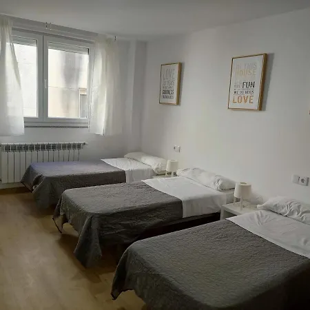 Turistic Apts Rosalia De Castro *